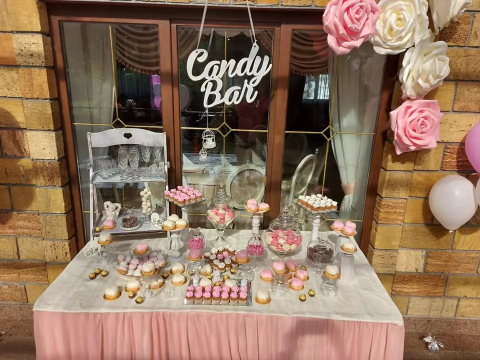 Торт та капкейки на день народження